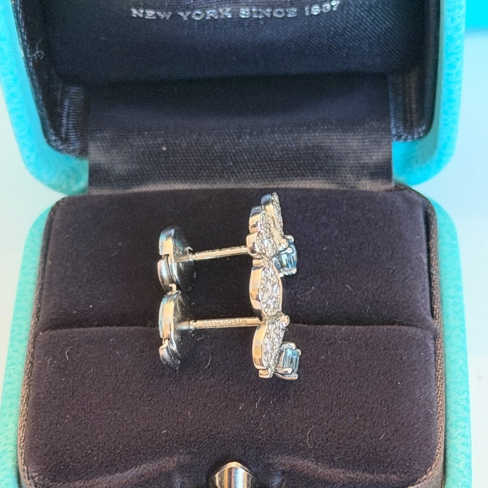 Tiffany&Co. Tiffany Paper Flowers Earrings 12.5 X 12mm each . - Picture 4 of 7
